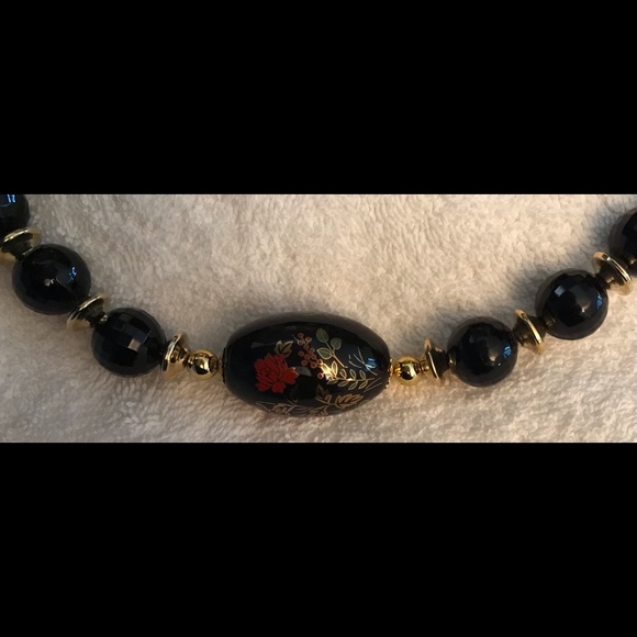 Elegant Chinese Black Beaded Necklace - Picture 3 of 3